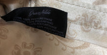 Load image into Gallery viewer, Wristlet handbag
