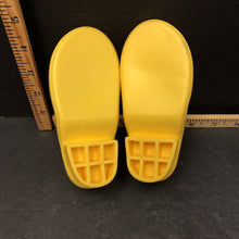 Load image into Gallery viewer, Rubber dress shoes for 24" doll
