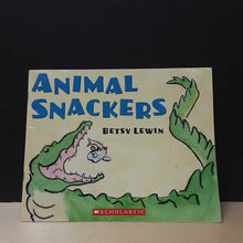 Load image into Gallery viewer, Animal Snackers (Betsy Lewin) -paperback

