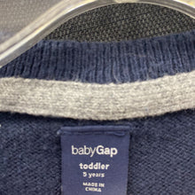 Load image into Gallery viewer, Vneck sweater
