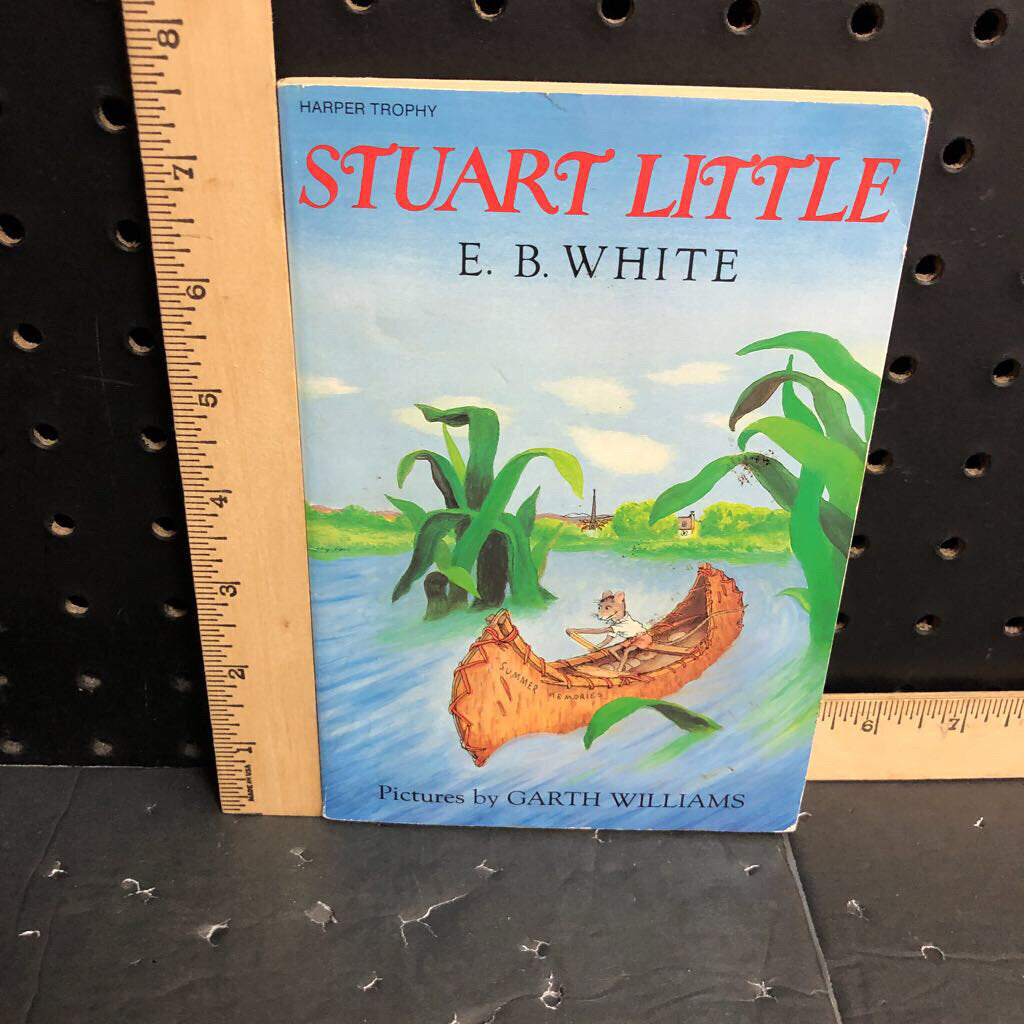 Stuart Little (E.B. White) (HarperTrophy Blue Cover) -chapter paperback