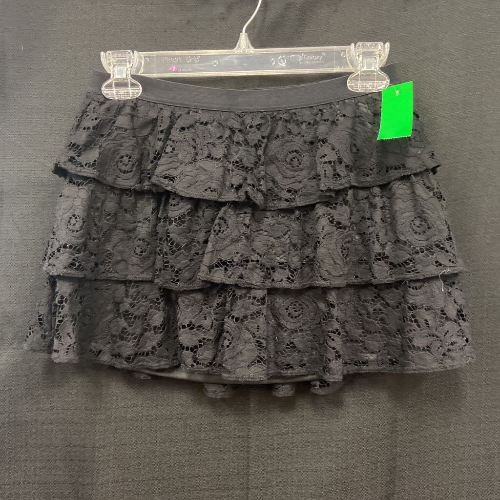 Ruffled lace skirt