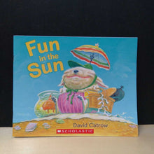 Load image into Gallery viewer, Fun in the Sun (David Catrow)-paperback
