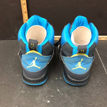 Load image into Gallery viewer, Boys Jordan Flight 45 high top basketball shoes
