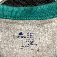 Load image into Gallery viewer, pocket striped tshirt
