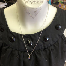 Load image into Gallery viewer, Sparkly gem necklace
