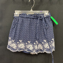 Load image into Gallery viewer, Floral shorts
