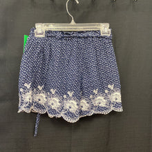 Load image into Gallery viewer, Floral shorts
