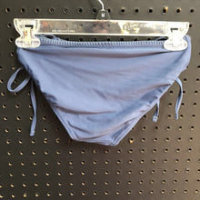 Load image into Gallery viewer, Basic swimwear bottoms
