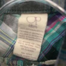 Load image into Gallery viewer, Plaid button down shirt
