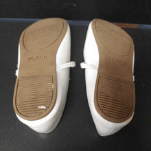 Load image into Gallery viewer, Girls dress shoes w/bling straps
