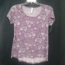 Load image into Gallery viewer, Floral top
