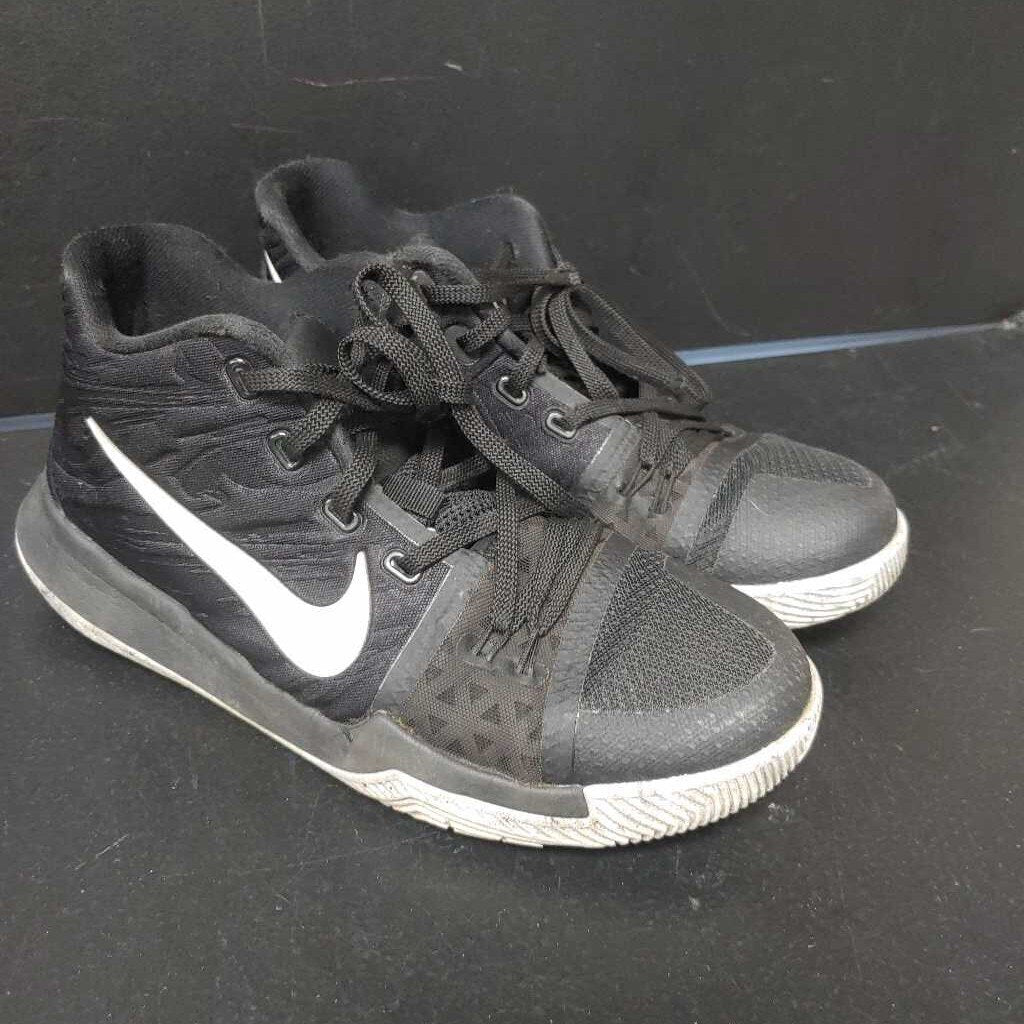Boys Kyrie sneakers