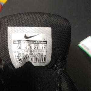Boys Velcro sneaker