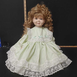 Porcelain Daisy Too Reproduction (DeHetre )