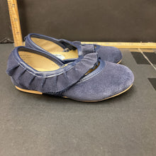 Load image into Gallery viewer, Girls ruffled flats
