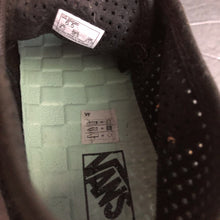 Load image into Gallery viewer, Girls sneakers
