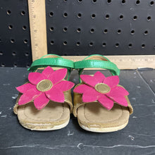 Load image into Gallery viewer, Girls flower sandals
