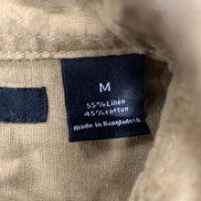 Load image into Gallery viewer, Button down shirt
