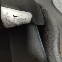 Load image into Gallery viewer, Boys Revolution sneakers
