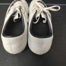 Load image into Gallery viewer, Boys Mercurial Victory Football Cleats
