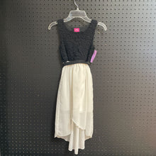 Load image into Gallery viewer, Lace dress w/flowy skirt &amp; sash
