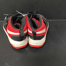 Load image into Gallery viewer, Boys Team Hustle 08 sneakers

