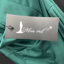 Load image into Gallery viewer, Strapless formal gown w/split skirt (Missord)
