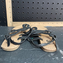 Load image into Gallery viewer, Girls strappy flip flops
