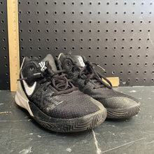 Load image into Gallery viewer, Boys Kyrie Flytrap 2 GS sneakers

