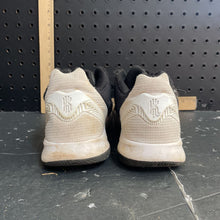 Load image into Gallery viewer, Boys Kyrie Flytrap 2 GS sneakers
