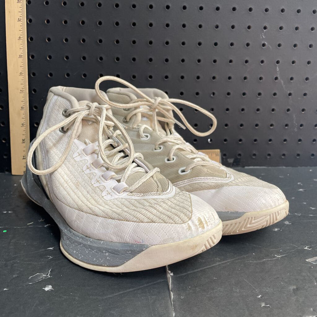 Boys Steph Curry 3 sneakers
