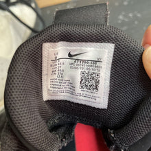 Load image into Gallery viewer, Boys KD Trey 5 VII sneakers
