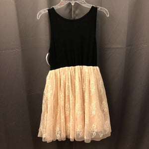 Lace skirt dress w/gemstone necklace