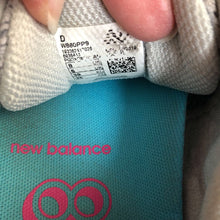 Load image into Gallery viewer, Girls sneakers
