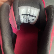 Load image into Gallery viewer, Girls Jumpman Team 2 sneakers
