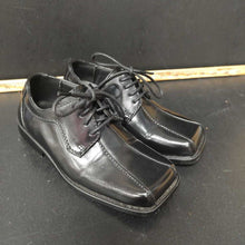 Load image into Gallery viewer, Boys dress shoes
