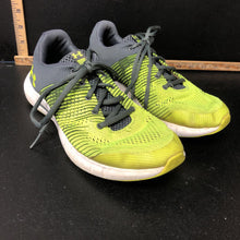 Load image into Gallery viewer, Boys sneakers
