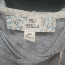 Load image into Gallery viewer, Hooded pocket top
