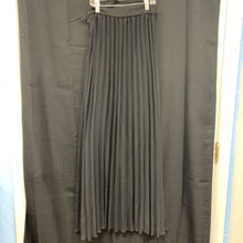 Load image into Gallery viewer, Pleated long skirt

