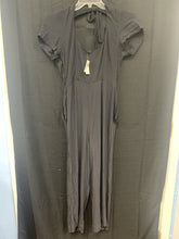 Load image into Gallery viewer, Solid jumpsuit
