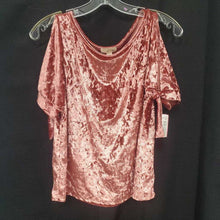 Load image into Gallery viewer, Shiny felt off shoulder top (The Outfit)
