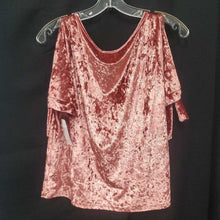 Load image into Gallery viewer, Shiny felt off shoulder top (The Outfit)
