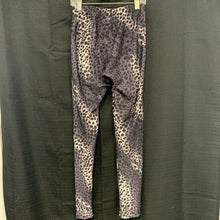 Load image into Gallery viewer, Animal print leggings (Just one)
