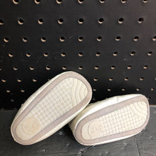 Load image into Gallery viewer, Girls Sparkly Bow Flats

