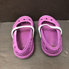 Load image into Gallery viewer, Girls Slip On Shoes
