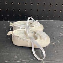 Load image into Gallery viewer, Girls Sparkly Flower Flats
