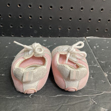 Load image into Gallery viewer, Girls Soft Sneakers
