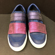 Load image into Gallery viewer, Girls Rise fit sneakers
