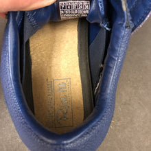 Load image into Gallery viewer, Girls Rise fit sneakers
